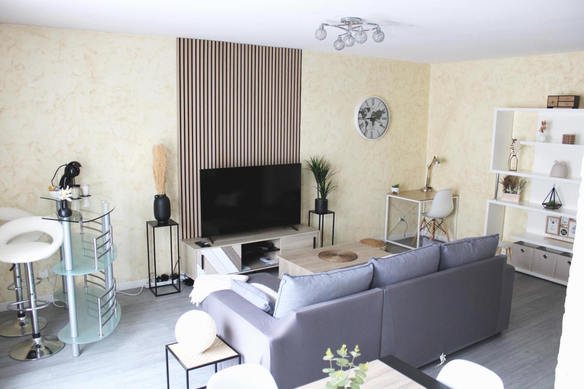 Cosy Appart - Balcon, Parking, Spacieux T2 - Proche Eurexpo Stade Saint-Priest  Exterior photo